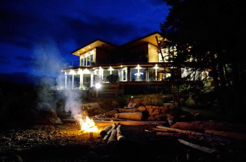 Pointhouse Suites On Sargeant Bay Halfmoon Bay 외부 사진