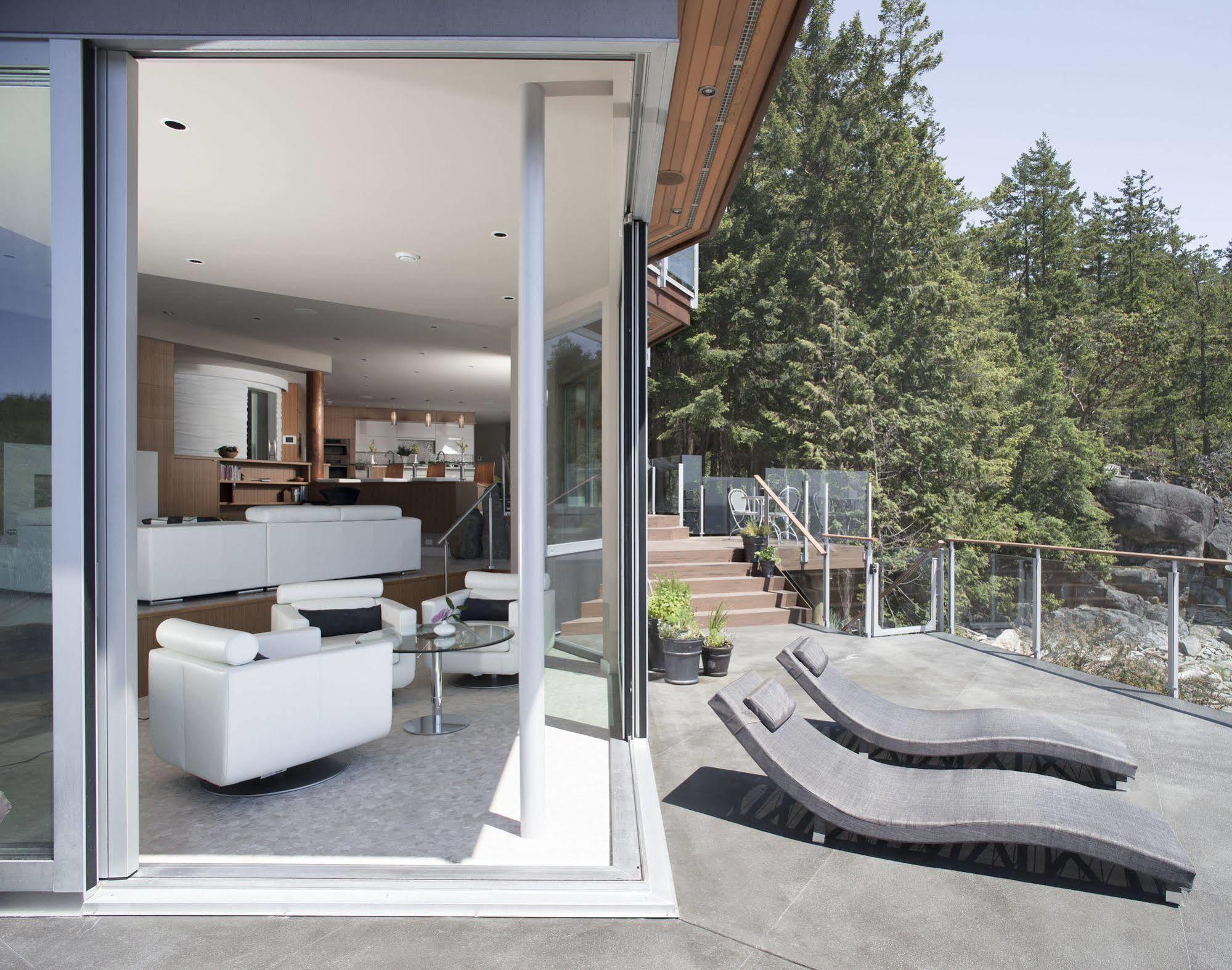 Pointhouse Suites On Sargeant Bay Halfmoon Bay 외부 사진