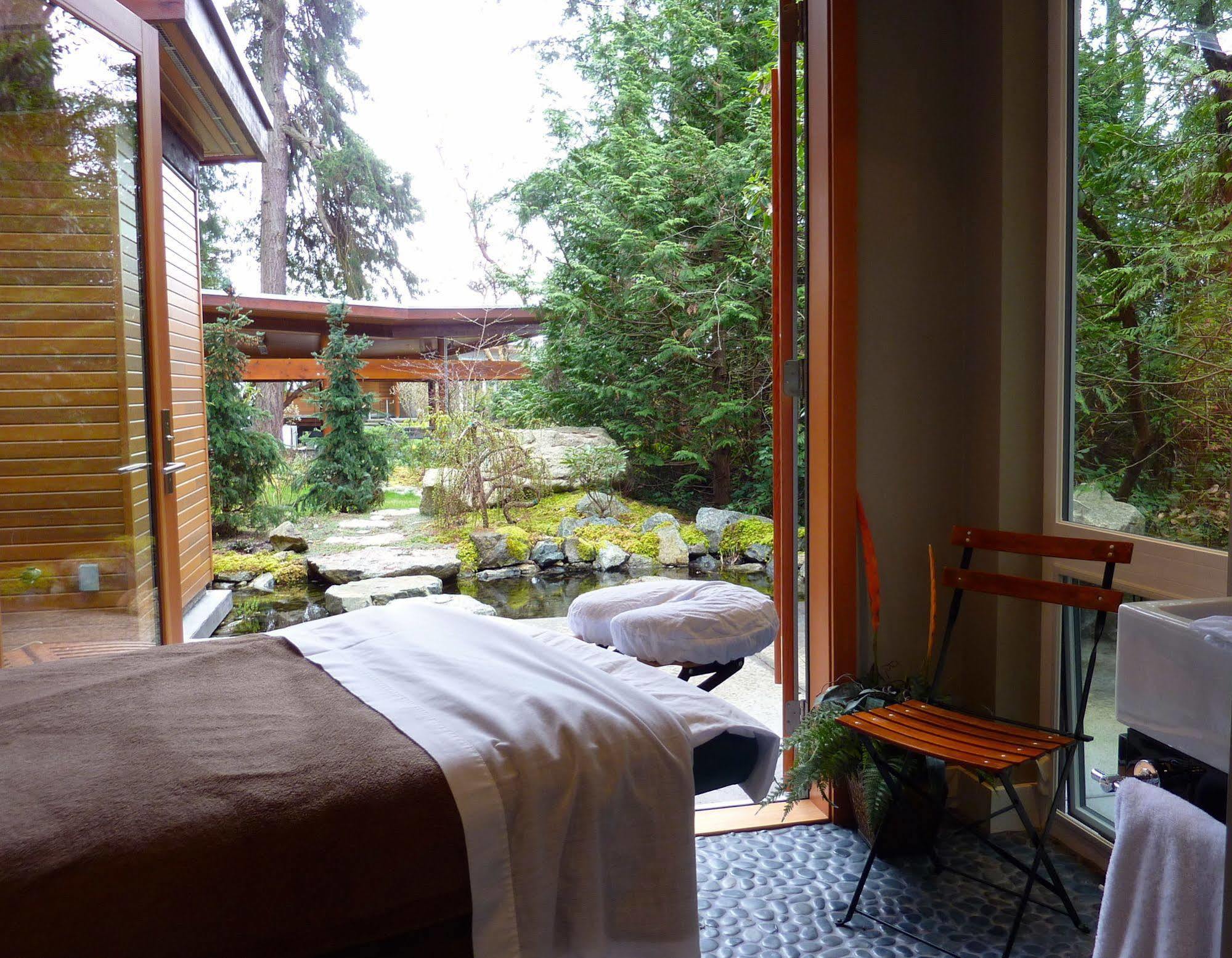 Pointhouse Suites On Sargeant Bay Halfmoon Bay 외부 사진