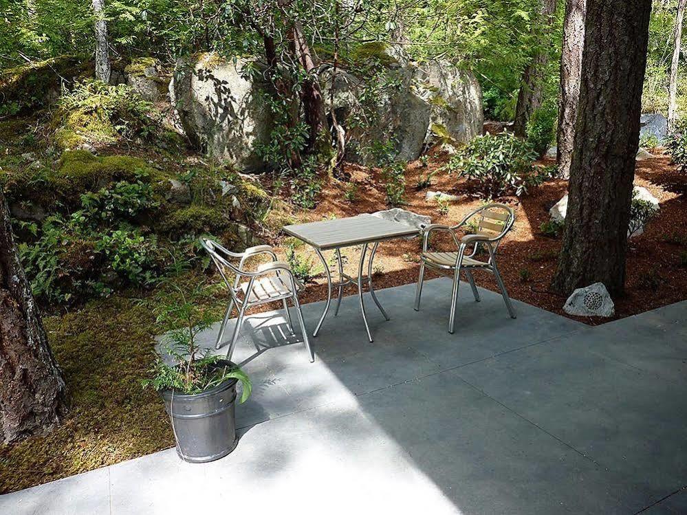 Pointhouse Suites On Sargeant Bay Halfmoon Bay 외부 사진